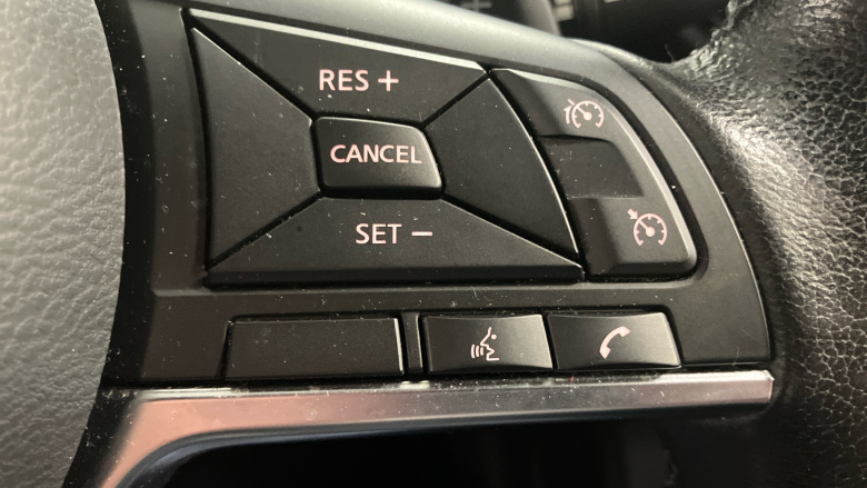 Nissan Juke 1.0 DiG-T N-Connecta 5dr DCT Petrol Hatchback